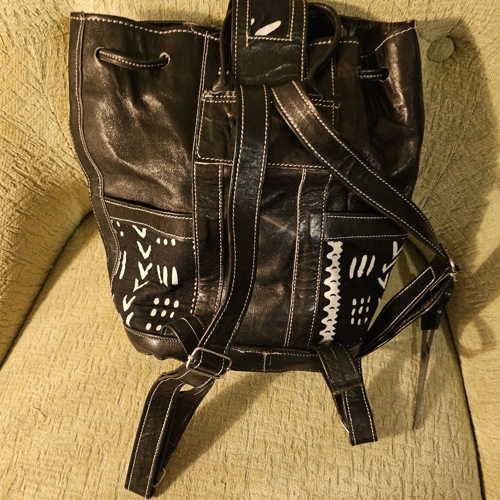 Genuine Leather backpack - Picture 2 of 4